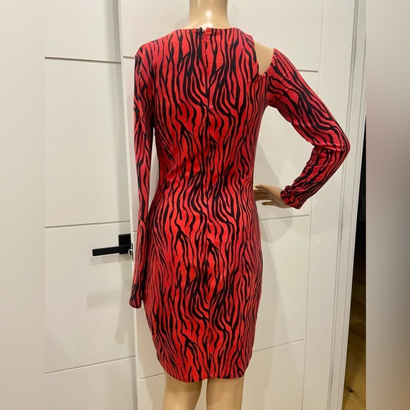 Guess Cutout Dress - Picture 3 of 6
